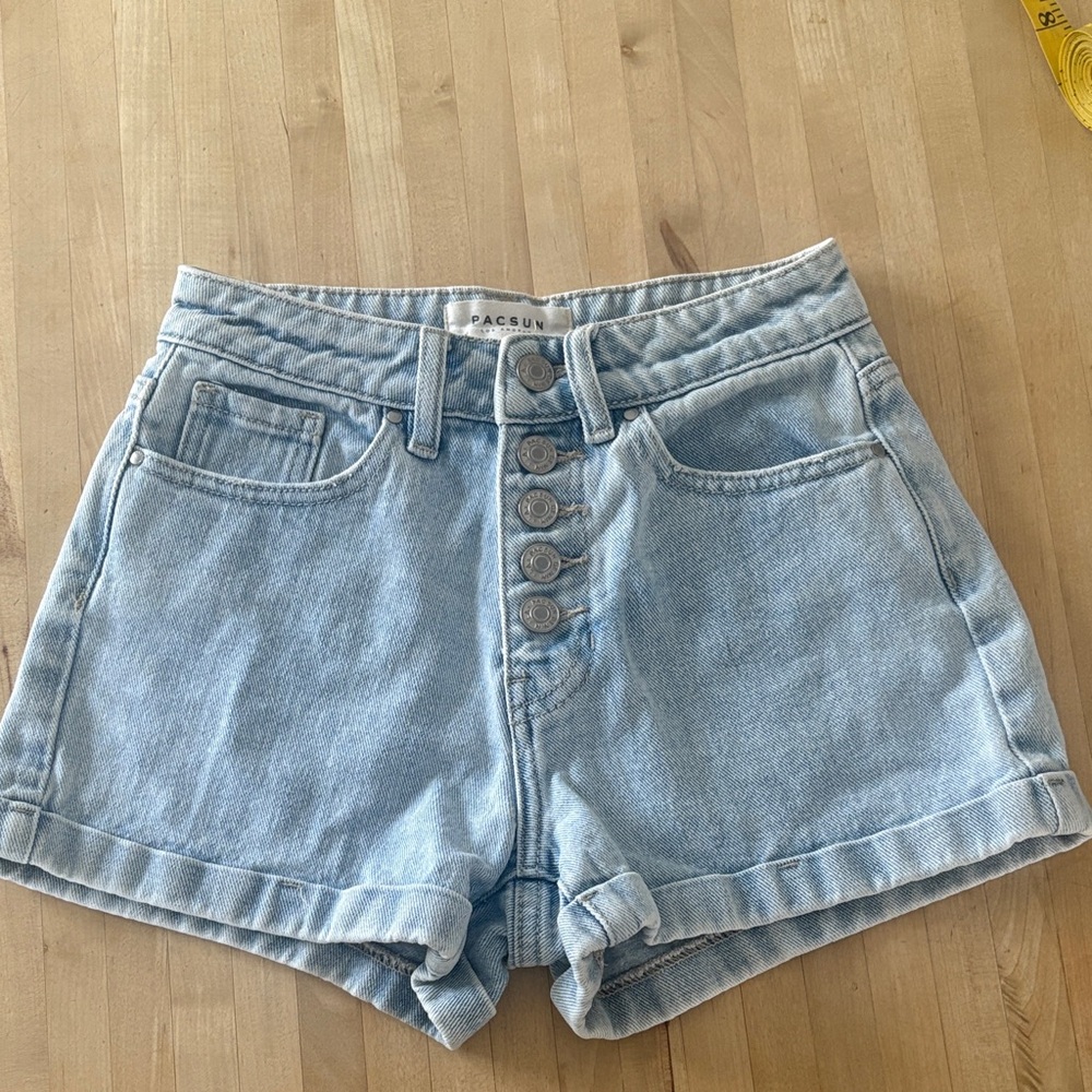 Pacsun Women's Light Blue Denim Button-Front Size 22 Mom Shorts